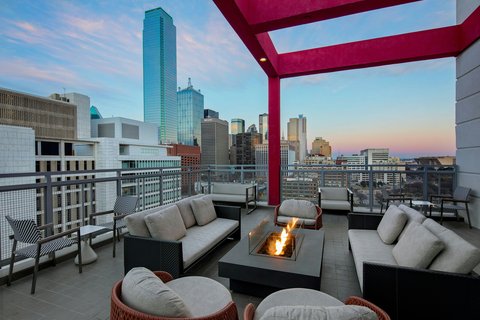 Courtyard By Marriott Dallas Downtown/Reunion Dist